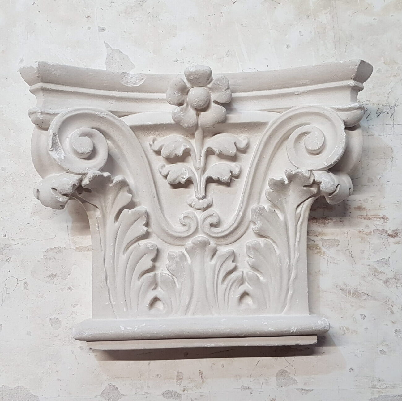 Capitello uadg decoratori in gesso Milano